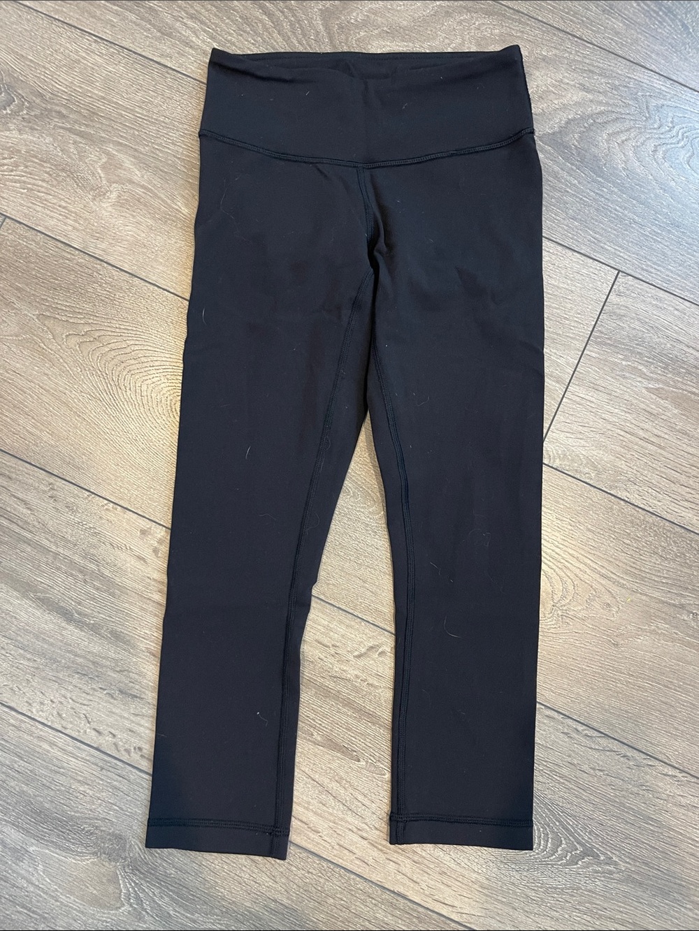 Lululemon Wunderunder mid rise crop